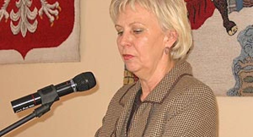 B. Kolmas: Wielkie nagłośnienie medialne było dla nas ogromnym stresem
