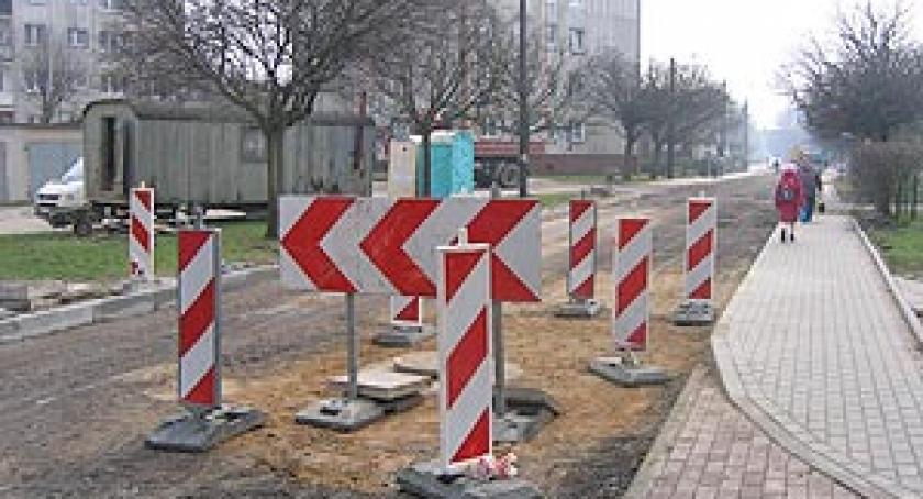 Trwa naprawa ulicy Ceynowy w Kartuzach. Utrudnienia w ruchu mogą potrwać nawet do końca miesiąca