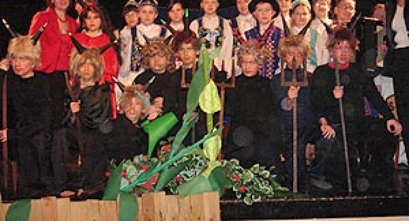 Diabełki zaskarbiły sobie sympatię jury. Przegląd teatrów w Parchowie