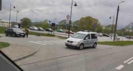 Sąd: gmina bezprawnie postawiła znak zakazujący wjazd do kwiaciarni na Placu Brunona w Kartuzach