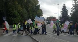 W piątek K20 nie przejedziesz! Będzie protest w Wyczechowie przeciw wiatrakom i przeładowni odpadów