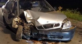 Pępowo. 21-latka daewoo uderzyło w drzewo, a nie powinna prowadzić 