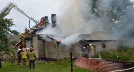 Małkowo. Płonie budynek mieszkalny