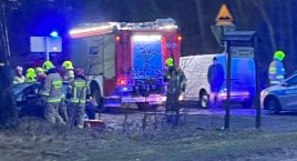 Borowo. Zderzenie trzech pojazdów - dwie osoby poszkodowane
