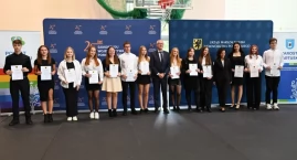 Blisko 190 uczniów z powiatu kartuskiego ze stypendiami marszałka
