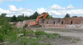 PINB umorzył postępowanie ws. rozbiórki cegielni w Somoninie. Mieszkańcy zbulwersowani