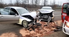 Puzdrowo. Zderzenie BMW z audi. Trzy osoby w szpitalu. Sprawca pod wpływem alkoholu 