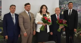 Zdjęcie przedstawia: Absolutorium i wotum zaufania dla dr. Mirosława Kuczkowskiego
