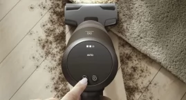 Zdjęcie przedstawia: Electrolux Absolute Hygienic 800 – kompleksowe odkurzanie i mopowanie w jednym urządzeniu