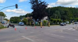 Uciekł po wypadku i zostawił rannego motocyklistę. 2&hellip;