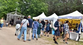 Jarmark Wdzydzki rozpoczęty. Tysiące gości mimo nies&hellip;