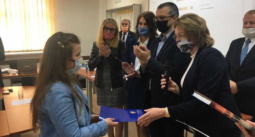 Otrzymali nagrody książkowe