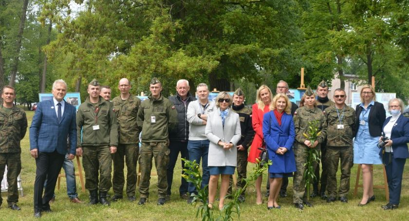 Wystawa fotograficzna z okazji Dnia Weterana
