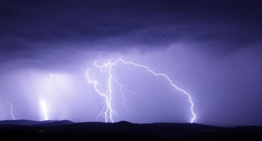 IMGW ostrzeg przed niebezpiecznymi zajwiskami meteo