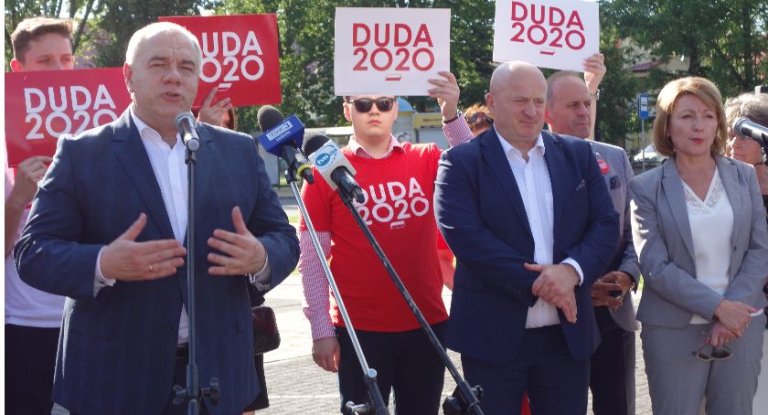 Wicepremier Jacek Sasin odwiedził mieszkańców Dęblina