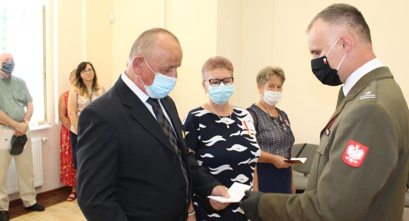 Wychowali czterech synów- żołnierzy. Otrzymali medale 