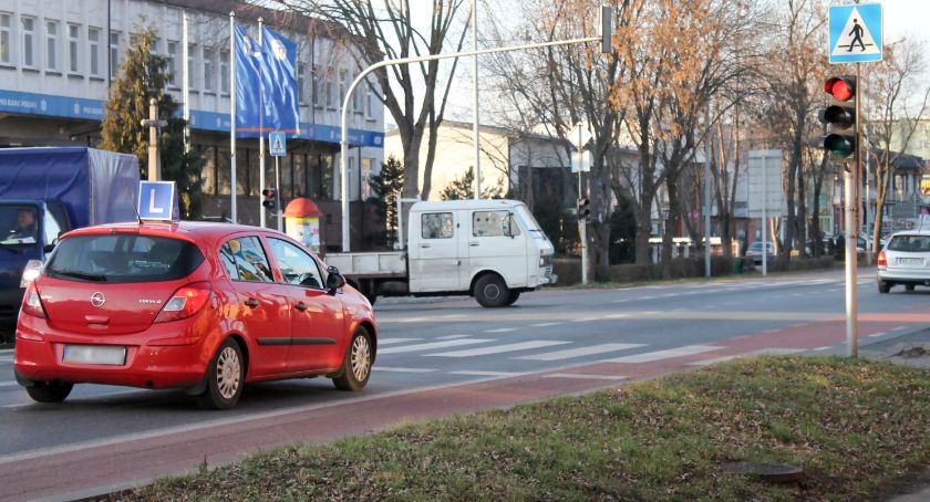 Zdajesz prawko? Sprawdzamy, jak szkolą w powiecie