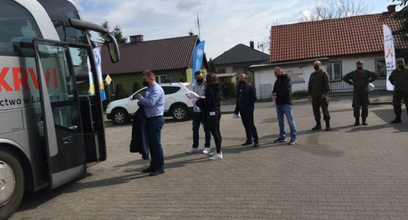 DĘBLIN: W centrum leje się krew 