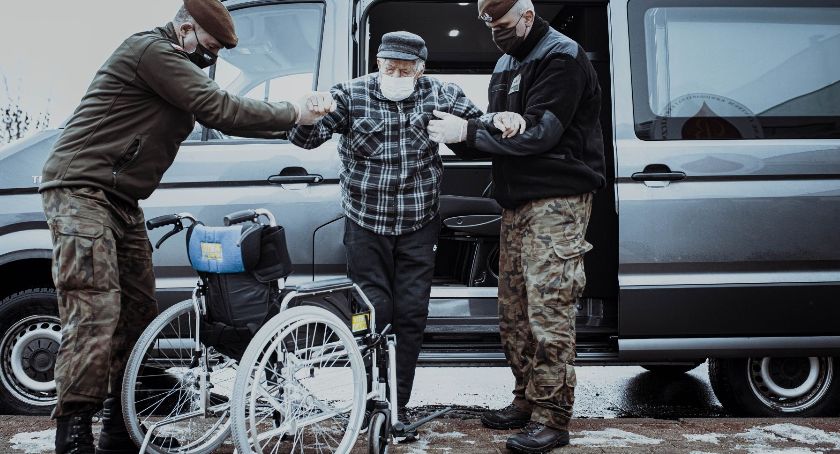 Seniorzy się szczepią, Terytorialsi im pomagają