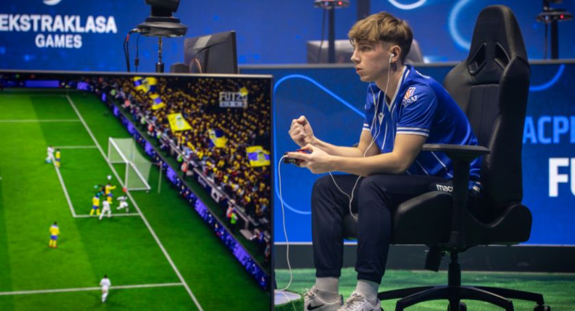 Dęblin. Turniej Fifa 2021 na PlayStation