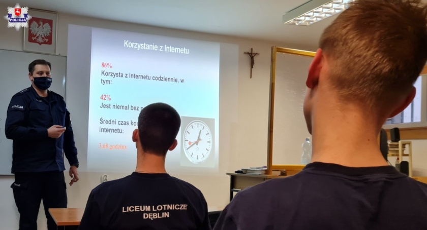 O cyberprzemocy w dęblińskim 