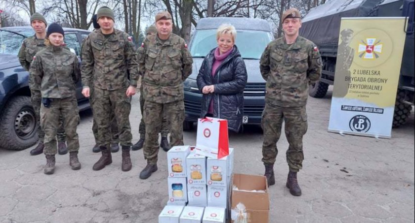Koło Gospodyń Wiejskich wsparło żołnierzy na granicy 
