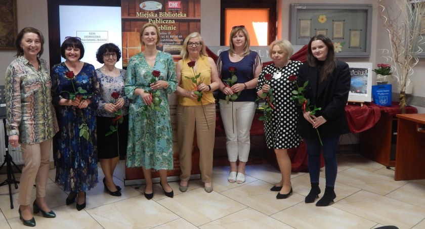 „Biblioteka - świat w jednym miejscu”