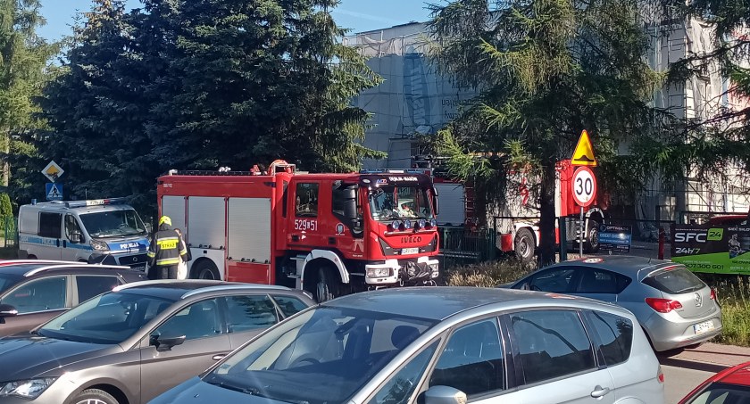 Alarm bombowy w szkole