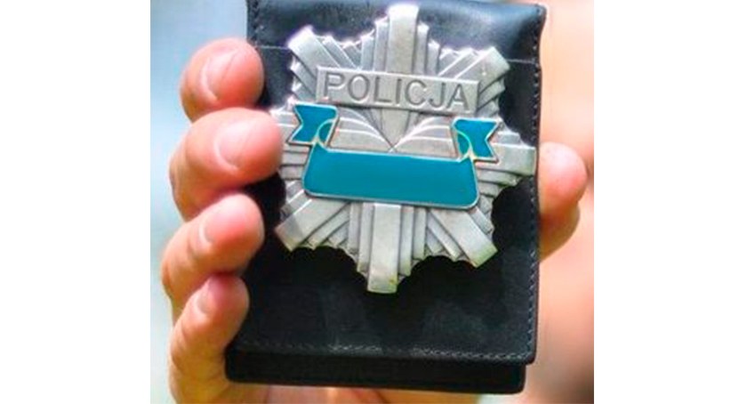 26-latek ukradł 3 czekolady. W pościgu ulicami Dęblina zatrzymał go policjant