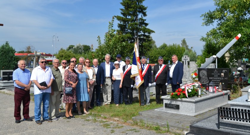 Uczcili pamięć ppłk. pil obs. Jana Hryniewicza (zdjęcia)