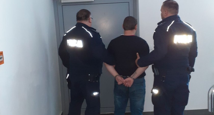 27-latek groził siekierą matce i siostrze