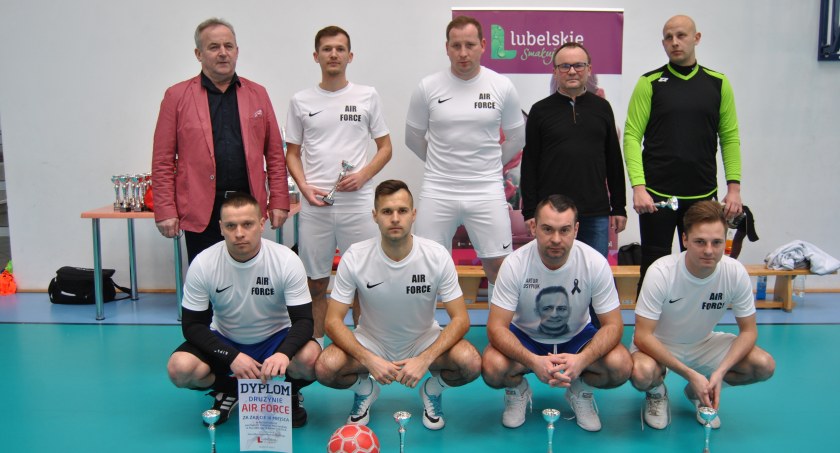 Zagrasz w lidze halowej?