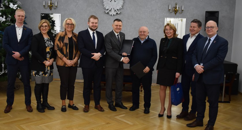 Ulica Dworcowa będzie jak nowa. Zaczynamy od zatoczki (zdjęcia)