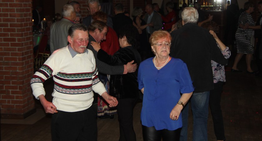Dęblińscy seniorzy integrowali się na wspólnej zabawie 