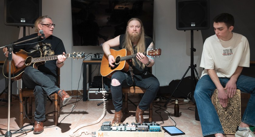 Blues kulturalnie i charytatywnie. Ponad 2.600 zł na leczenie 8-letniej Mai