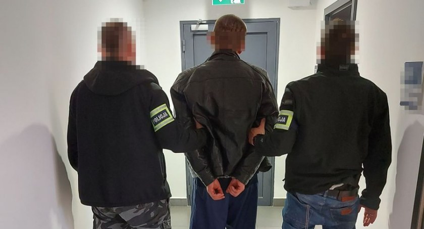 54-latek udawał, że nie ma go w domu. Policjanci nie dali się nabrać