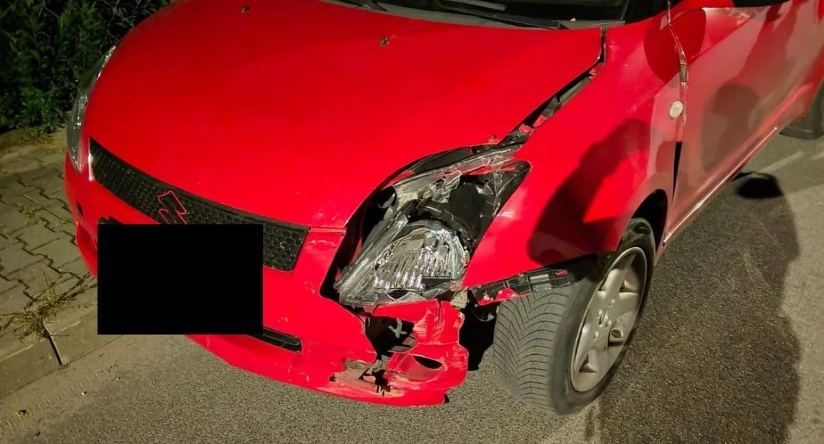 Pijany kierowca bez prawa jazdy demoluje znak drogowy. Odpowie przed sądem