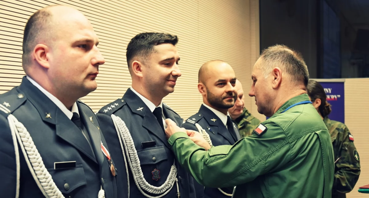Awansy, odznaczenia i plany na AIR SHOW Radom. Rozpoczęcie roku szkoleniowego w 4 Skrzydle Lotnictwa Szkolnego