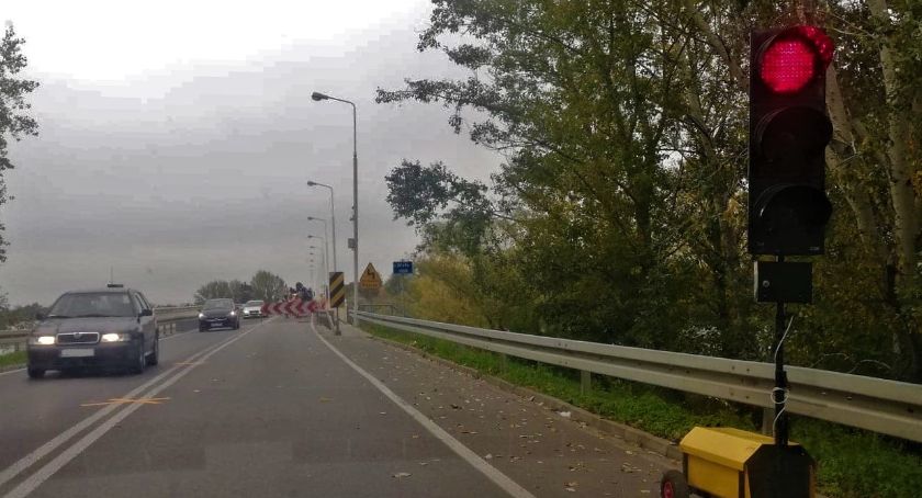 Dęblin. Utrudnienia na moście 