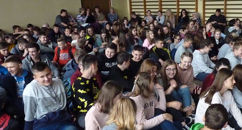 Artystka mówiła o zagrożeń czyhających na młodych ludzi