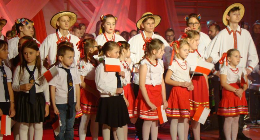 Stężyca - Tańczyli i śpiewali dla Niepodległej