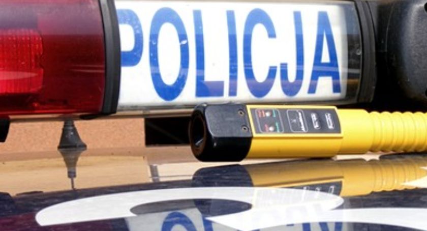 Mundurowi zatrzymali pijanego 42-latka, który sam wezwał policję