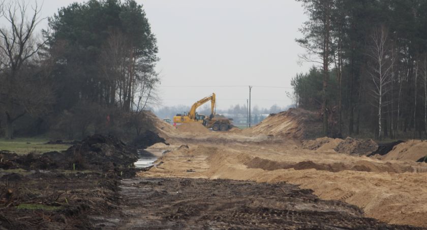 Trwają prace przy budowie obwodnicy Stężycy (VIDEO)