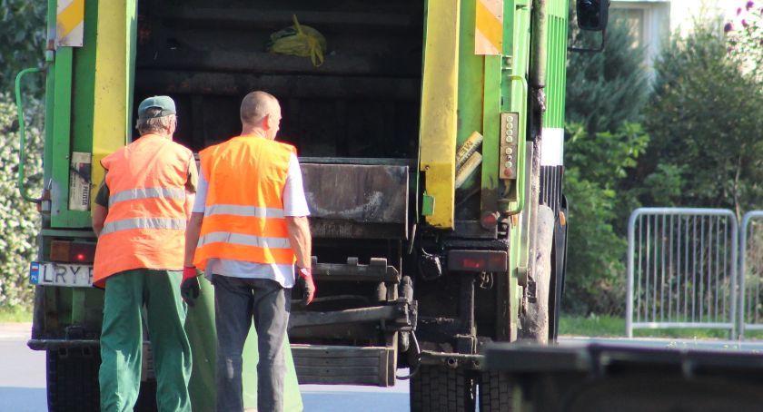 Burmistrz: Utoniemy w śmieciach