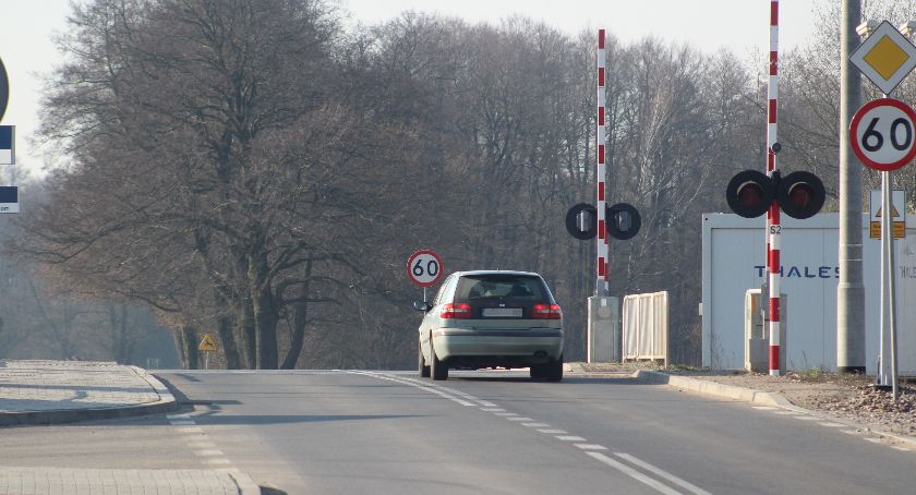Gm. Stężyca: Dwie prędkości na jednej drodze ?