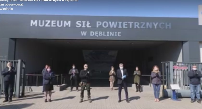 Wielkie oklaski dla służby zdrowia