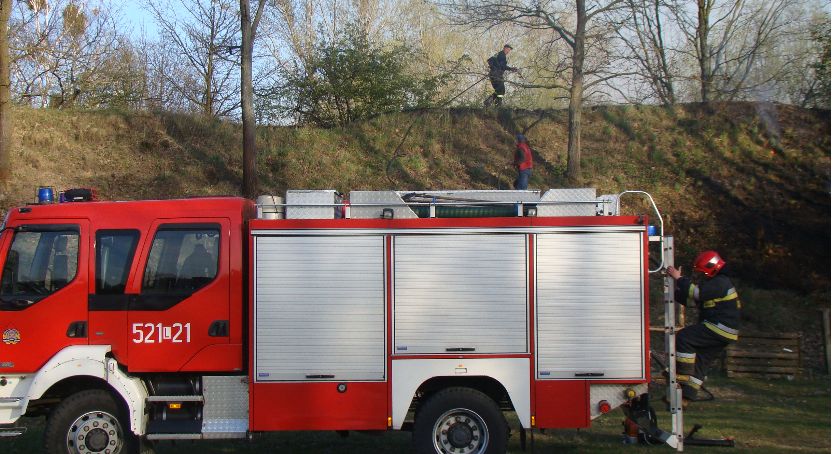 Na Balonnej płonie pół hektara traw