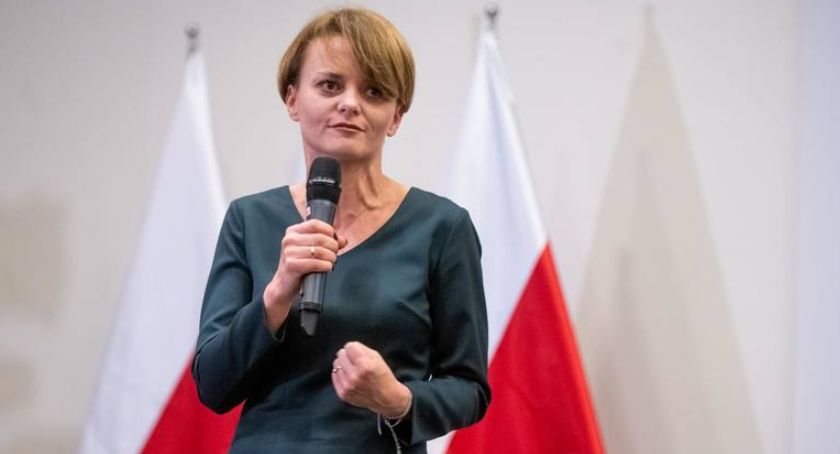 Wicepremier: Uczniowie raczej nie wrócą do szkół