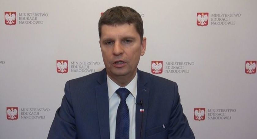 Wtedy zapadnie decyzja o powrocie uczniów do szkół