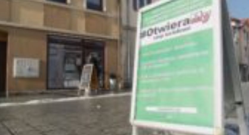 Zbierali podpisy- Akcja Otwieramy gospodarkę